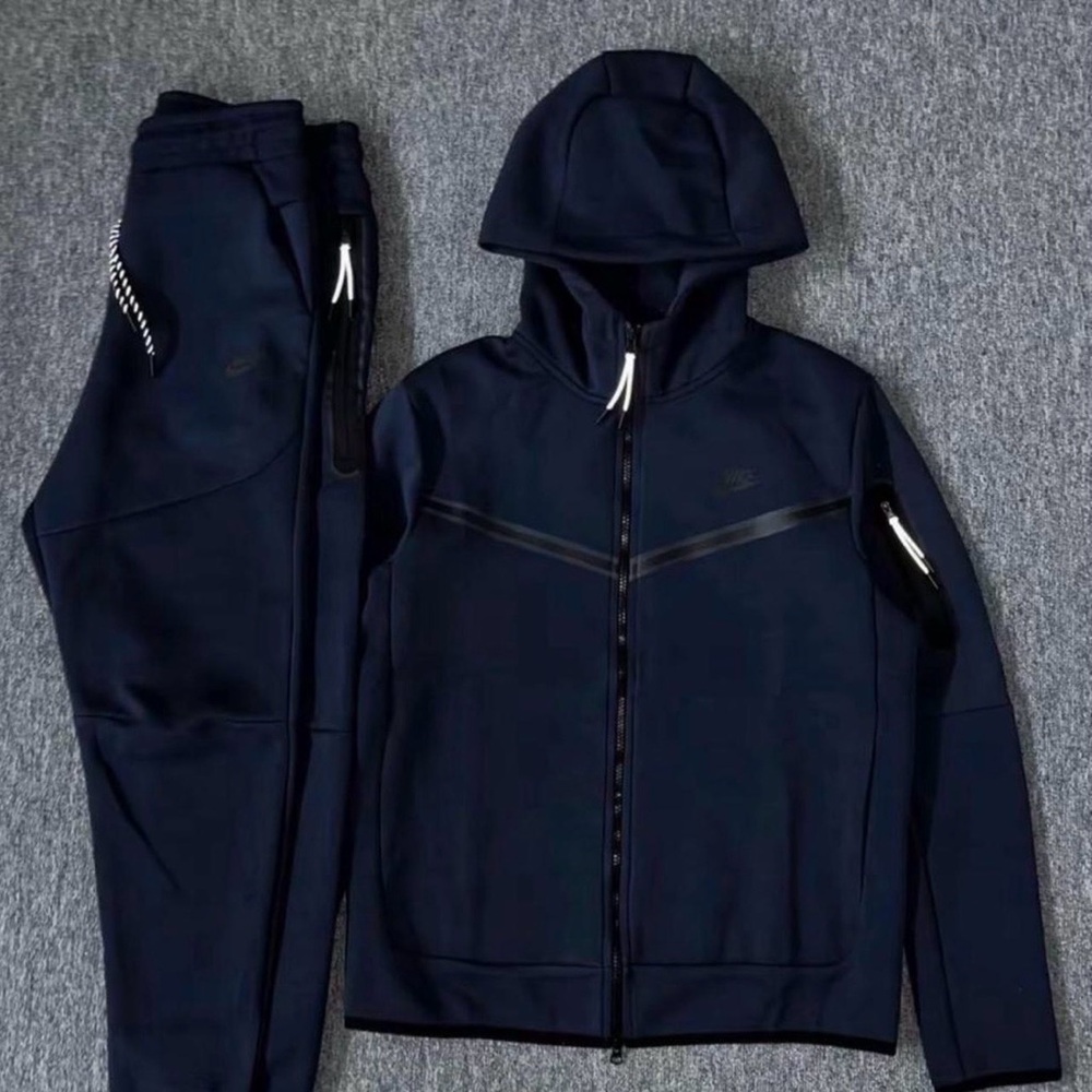 Nike Men's Dark Navy Hooded Performance Zip Jacket